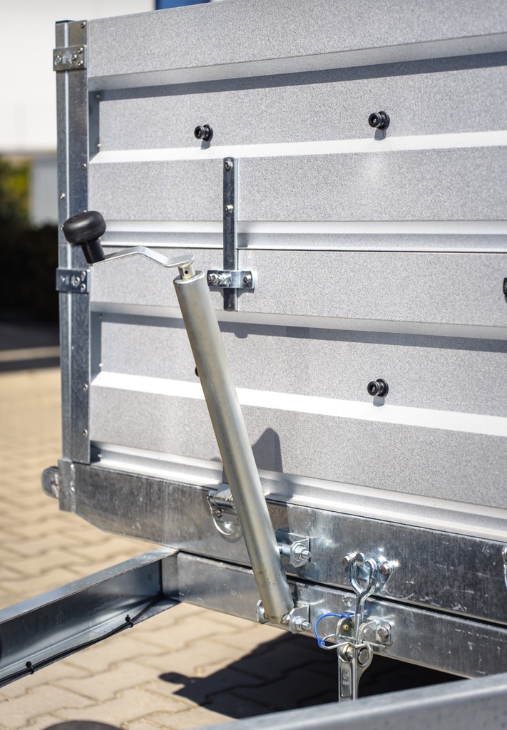 Hand jack for tilting