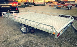 One axle car trailer with platform