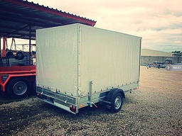 Single-axle car trailer with tarpaulin